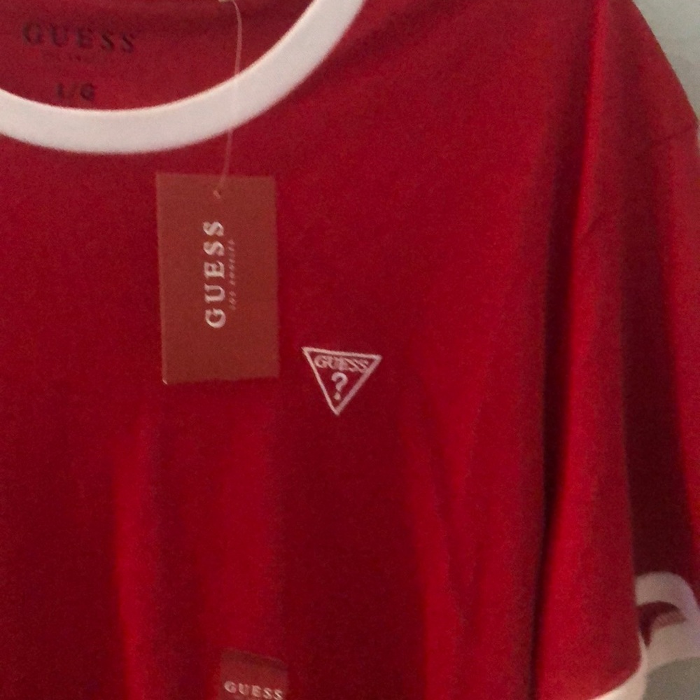 NWT GUESS tee - Picture 2 of 3